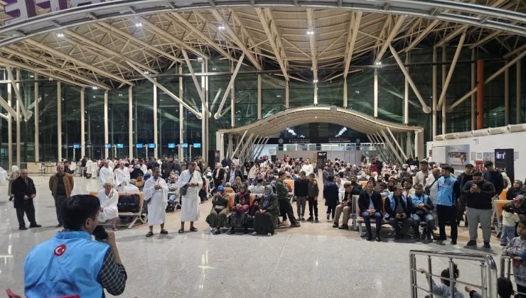 HİCAZ YOLCULARI DUALARLA UĞURLANDI