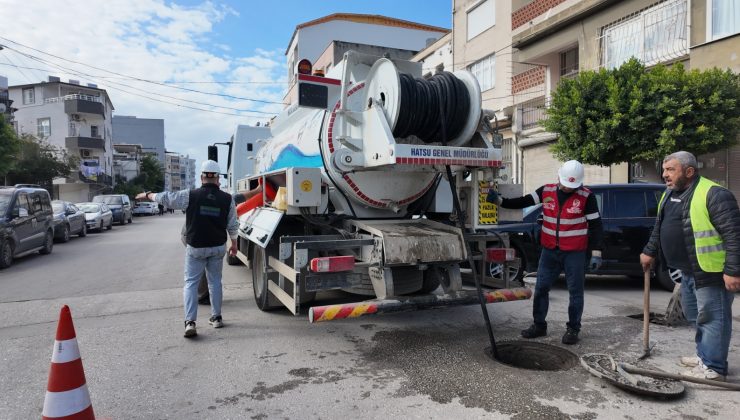 63 KM’LİK HATTAN 36 KAMYON DOLUSU KATI ATIK ÇIKARTILDI