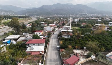 HBB, DÖRTYOL’DA 2 MAHALLENİN YOLUNU ASFALTLADI