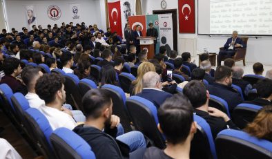 ÜNİVERSİTELİ GENÇLER SORDU BAŞKAN ÖNTÜRK CEVAPLADI