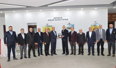 HATSO’DA TÜRK-İRAN İLİŞKİLERİ ELE ALINDI