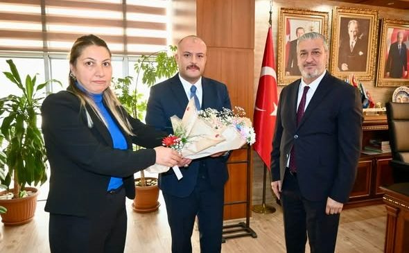 BAŞKAN GÜL, ÜLKÜ OCAKLARINI AĞIRLADI