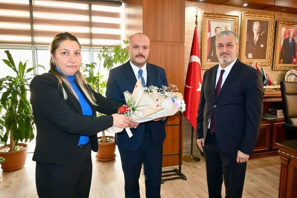 BAŞKAN GÜL, ÜLKÜ OCAKLARINI AĞIRLADI