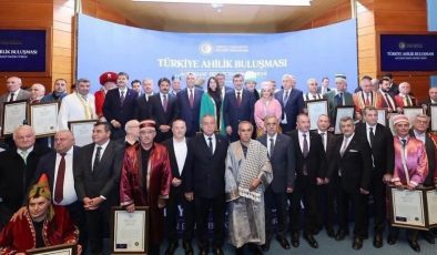 HATAYLI ESNAF BAŞKANINA BÜYÜK GURUR 