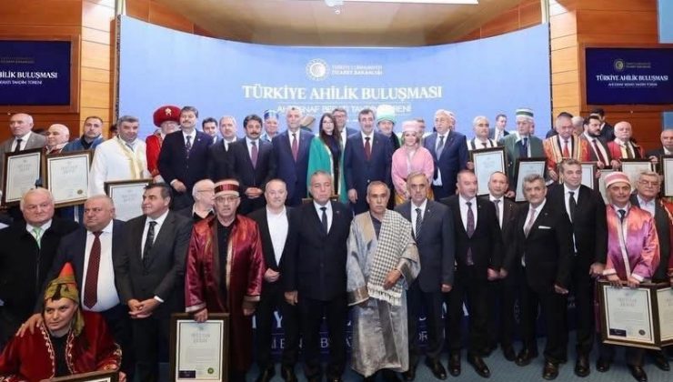 HATAYLI ESNAF BAŞKANINA BÜYÜK GURUR 