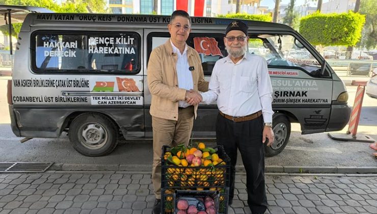 BAHÇESİNİ DON VURAN ‘ELMACI DEDE’, HATAY’DAN YÜKLEDİĞİ MANDALİNALARI MEHMETÇİĞE GÖTÜRMEK İÇİN YOLA ÇIKTI   