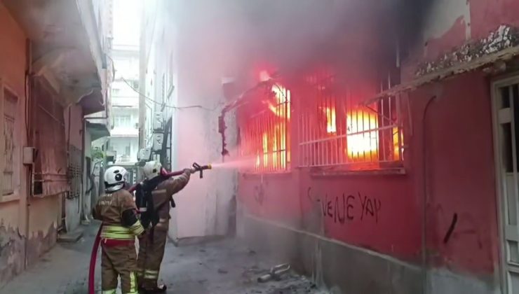 KUMAŞ DEPOSU ALEVLERE TESLİM OLDU   