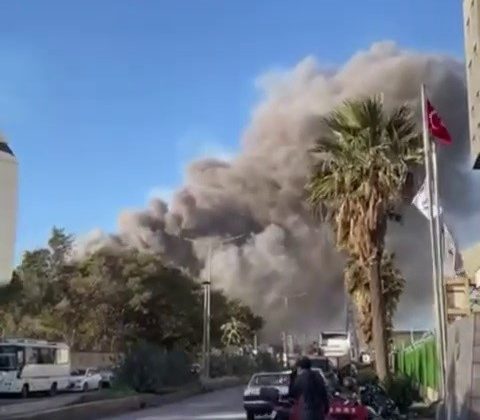 FABRİKADA YAŞANAN PATLAMAYLA YÜKSELEN DUMAN PANİĞE NEDEN OLDU 