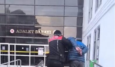 CUMHURBAŞKANI’NA HAKARET VE KAÇAK KAZI YAPMAK SUÇLARINDAN HAPİS CEZASI BULUNAN ŞAHIS SAHTE KİMLİKLE YAKALANDI   