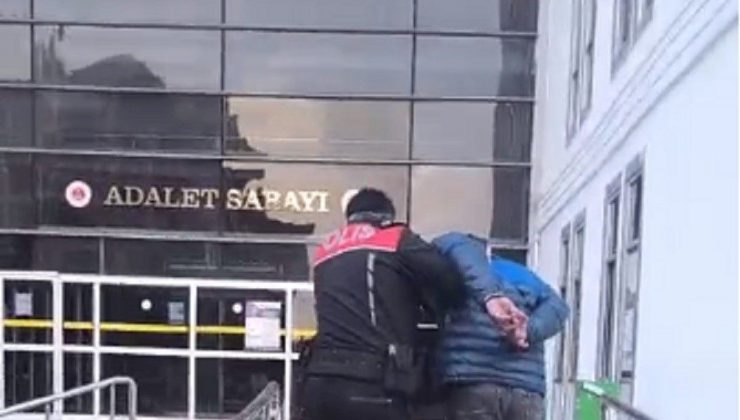 CUMHURBAŞKANI’NA HAKARET VE KAÇAK KAZI YAPMAK SUÇLARINDAN HAPİS CEZASI BULUNAN ŞAHIS SAHTE KİMLİKLE YAKALANDI   