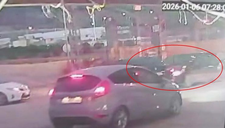 KAZA KAVŞAĞI HALİNE GELEN DÖNÜŞTE YAŞANAN KAZA KAMERADA 