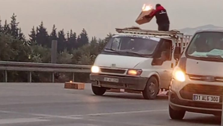 KAMYONETİN ALEVLERE TESLİM OLMASININ ÖNÜNE SÜRÜCÜNÜN GAYRETİ GEÇTİ 