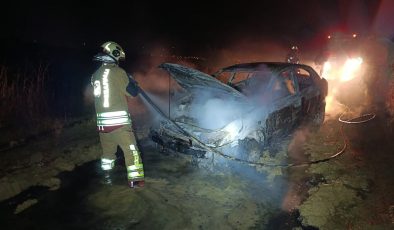 ALEVLERE TESLİM OLAN OTOMOBİL KULLANILMAZ HALE GELDİ   