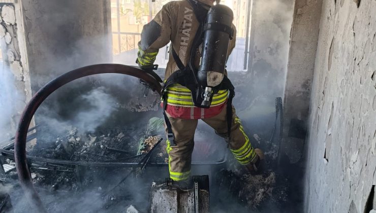 ALEVLERE TESLİM OLAN EVİNDEN ÇIKMAK İSTEYEN ŞAHIS YARALANDI  