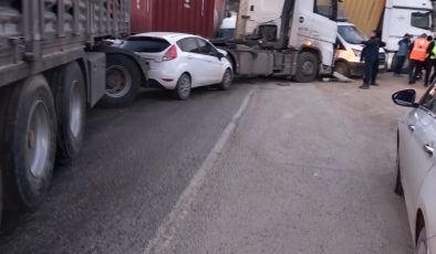 HATAY’DA 12 ARACIN KARIŞTIĞI KAZADA 11 KİŞİ YARALANDI  