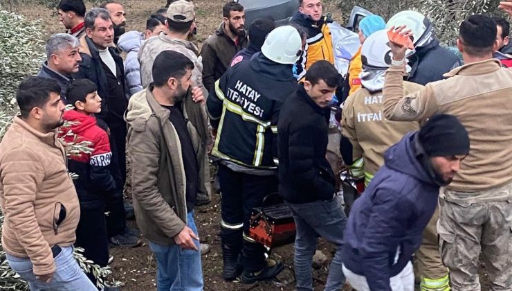 ZEYTİNLİĞE UÇAN OTOMOBİLİN SÜRÜCÜSÜ YARALANDI 