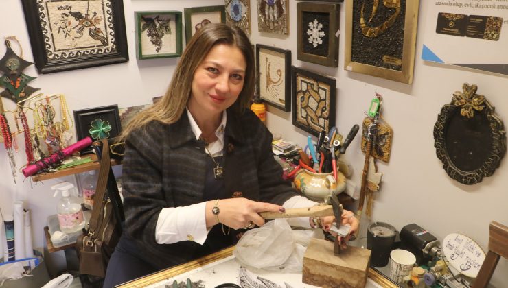 YUMURTA KABUKLARIYLA BAŞLAYAN SANAT MERAKINDA 30 YILDIR İLMİK İLMİK TAŞLARI MOZAİĞE DÖNÜŞTÜRÜYOR   