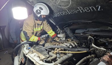 SAMANDAĞ’DA OTOMOBİL YANGINI   