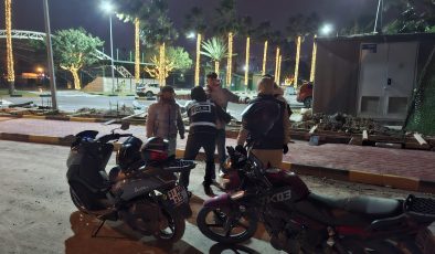 İSKENDERUN POLİSİ SOĞUK HAVADA ASAYİŞ İÇİN SAHADA   