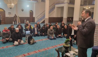 İSKENDERUN’DA UMRE SEMİNERİ DÜZENLENDİ   