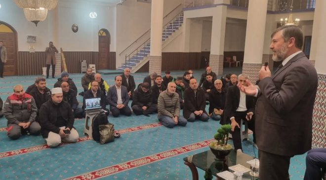 İSKENDERUN’DA UMRE SEMİNERİ DÜZENLENDİ   