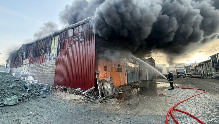 YILLARCA VERDİĞİ EMEKLER ALEV ALEV YANAN ESNAF, ‘CİĞERİMİZ YANDI’ DİYEREK DUYGULARINI DİLE GETİRDİ  