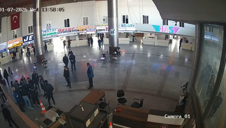 OTOGARDA BİR ANDA YERE YIĞILAN KADINA GÜVENLİKTEN HAYAT KURTARAN MÜDAHALE   