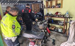 DÖRTYOL’DA MOTOSİKLET TAMİRCİLERİ DENETLENDİ   