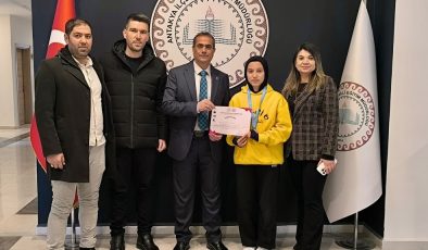 MÜDÜR TECİMEN BAŞARILI ÖĞRENCİYİ AĞIRLADI