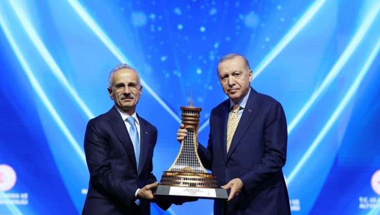 ERDOĞAN: “TÜRKİYE EN GENİŞ UÇUŞ AĞINA SAHİP ÜLKELERİNDEN BİRİ”