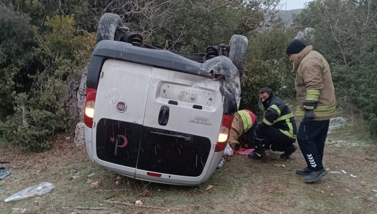 HATAY’DA BUZLANMA NEDENİYLE TRAFİK KAZASI MEYDANA GELDİ: 6 YARALI