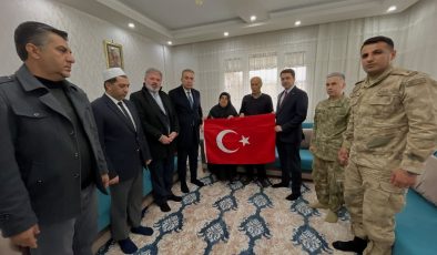 KIRIKHAN’DA ŞEHİT AİLESİNE ZİYARET