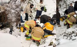 HATAY’DA ARAÇ DEREYE DÜŞTÜ: YARALILAR KURTARILDI 