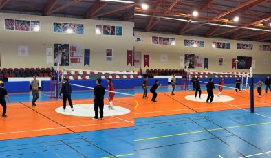 ÇELİK: GENÇLERİ GELECEĞE HAZIRLIYORUZ