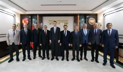 BAKAN BAYRAKTAR HATAY VALİLİĞİ’Nİ ZİYARET ETTİ