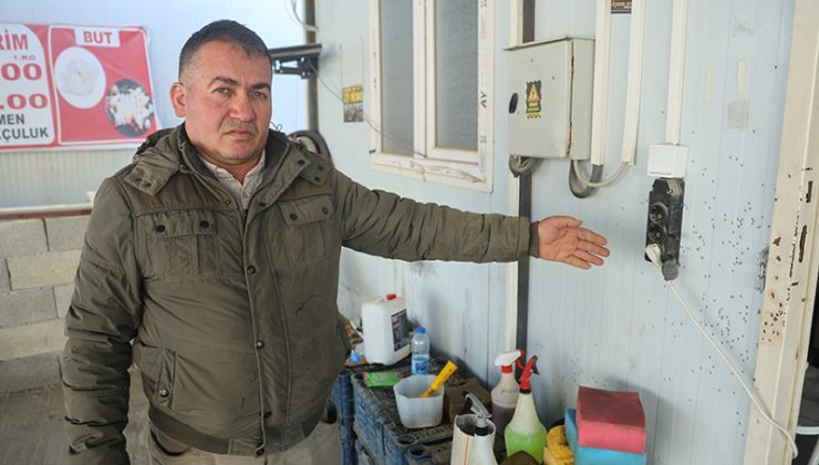 FİLM SAHNELERİNİ ARATMAYAN GÖRÜNTÜ: MOTOSİKLETLE GELEN MASKELİ 2 ŞAHIS POMPALI TÜFEKLERLE İŞ YERİNİ KURŞUNLADI  