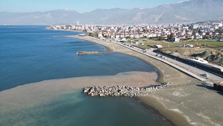 DENİZ SUYUNDA YAŞANAN ÇEKİLME VATANDAŞLARI TEDİRGİN ETTİ 