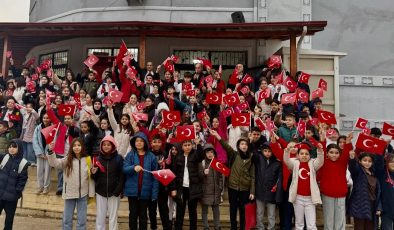 HATAY’DA “İSTİKLAL BAYRAKLA İSTİKBAL MAARİFLE” FARKINDALIK ETKİNLİĞİ GERÇEKLEŞTİRİLDİ 