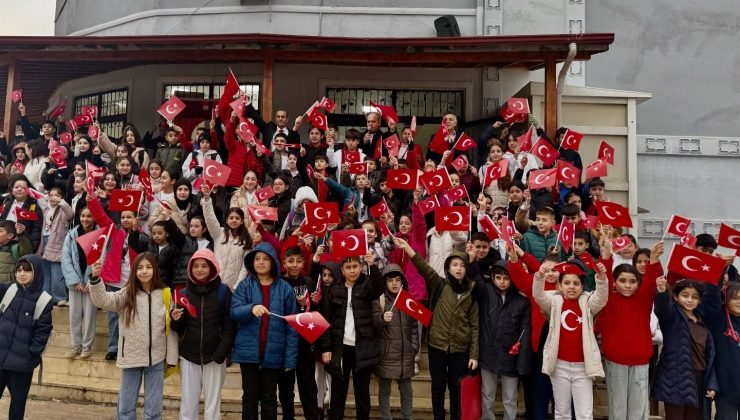 HATAY’DA “İSTİKLAL BAYRAKLA İSTİKBAL MAARİFLE” FARKINDALIK ETKİNLİĞİ GERÇEKLEŞTİRİLDİ 