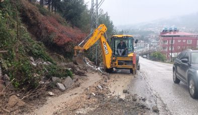 HBB’DEN ETKİLİ SAĞANAK YAĞIŞ MESAİSİ