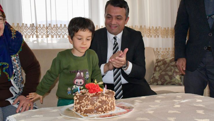 DÖRTYOL KAYMAKAMI MEHMET KEKLİK’TEN DOĞUM GÜNÜ SÜRPRİZİ