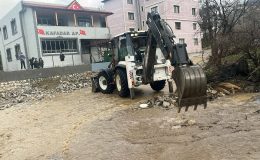YAYLADAĞI’NDA SEL VE SU BASKINLARINA MÜDAHALE SÜRÜYOR